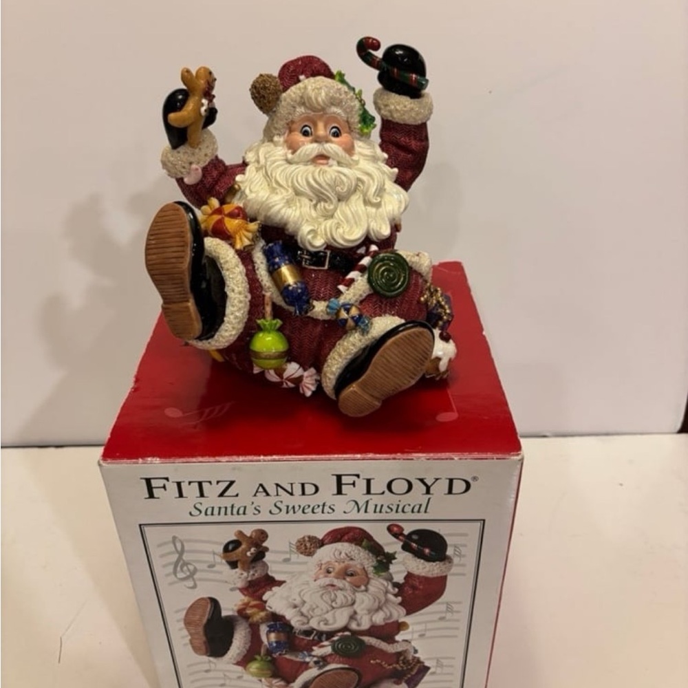 Fitz and Floyd Santa's Sweets Musical Tune Jolly Old St. Nicholas with Box